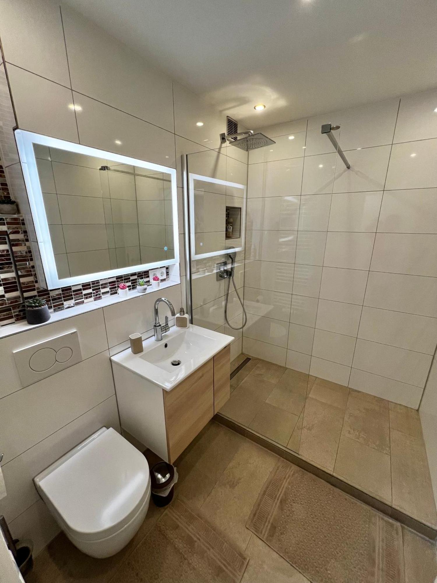 Lilis Mit Balkon Appartement Augsburg